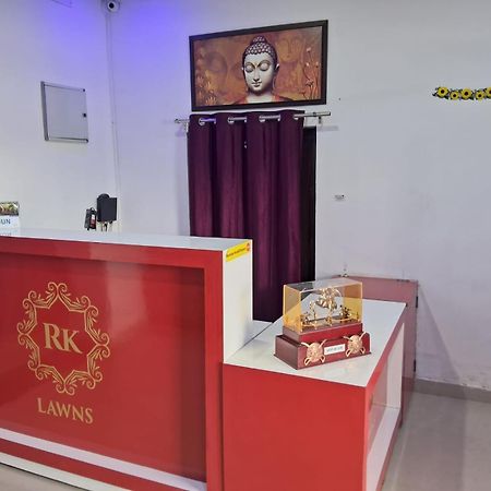 Rk Lawns Ξενοδοχείο Gonda Εξωτερικό φωτογραφία